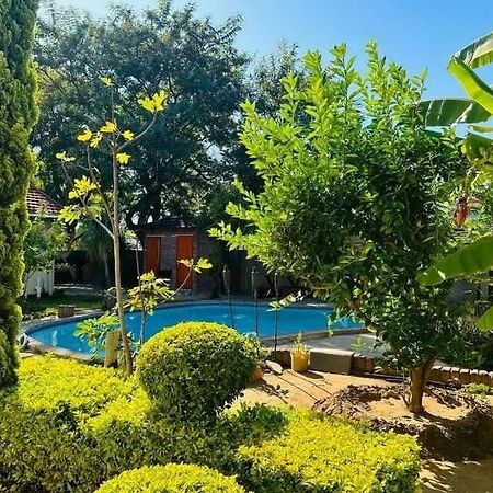 Birdville Bnb Guest House Gaborone Exterior photo