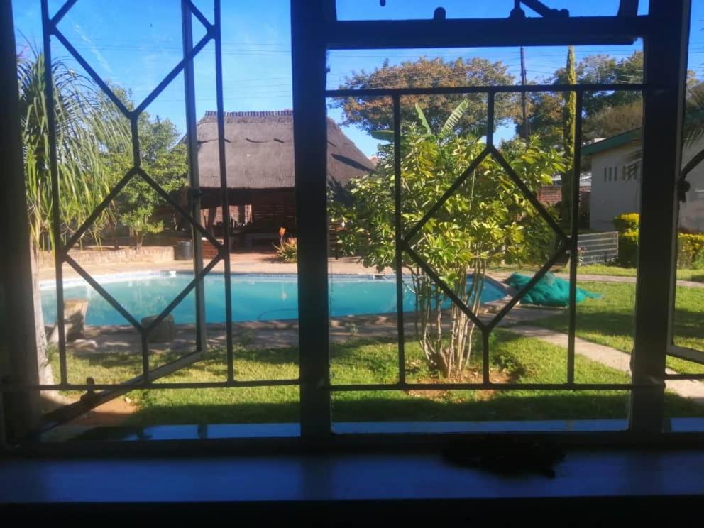 Birdville Bnb Guest House Gaborone Exterior photo